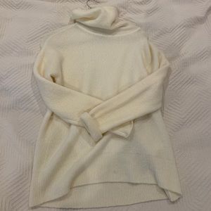Theory turtleneck sweater in cloud wool